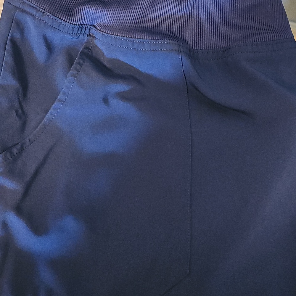 Dickies navy medical scrubs with long sleeve navy shirt Xl.